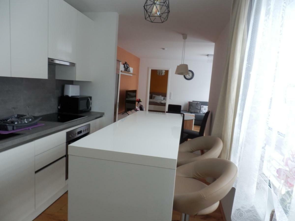 شقة Spacious, Modern 1-Bdrm Apt Near Vic & Austria Ctr فيينا المظهر الخارجي الصورة