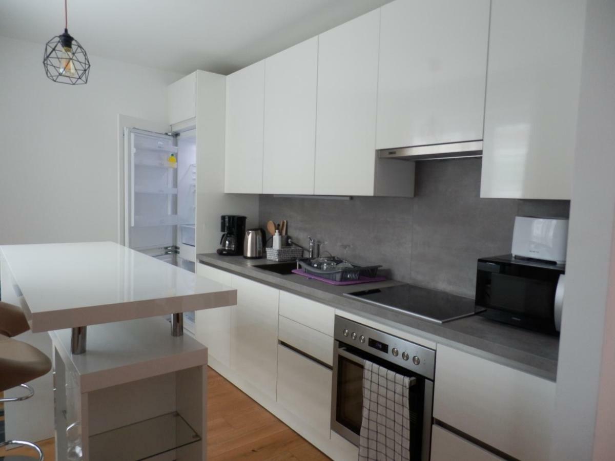 شقة Spacious, Modern 1-Bdrm Apt Near Vic & Austria Ctr فيينا المظهر الخارجي الصورة